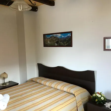 La Bastia Oda ve Kahvaltı Scilla