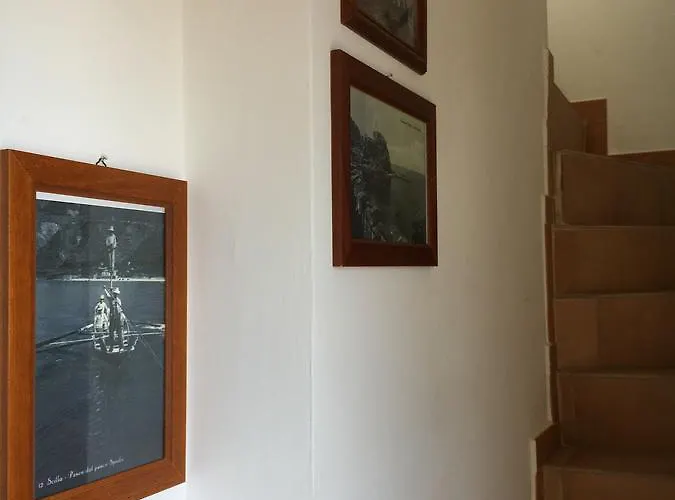 Oda ve Kahvaltı La Bastia Scilla