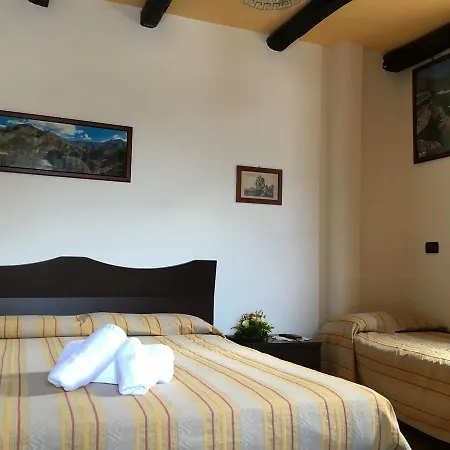 לינה וארוחת בוקר La Bastia *