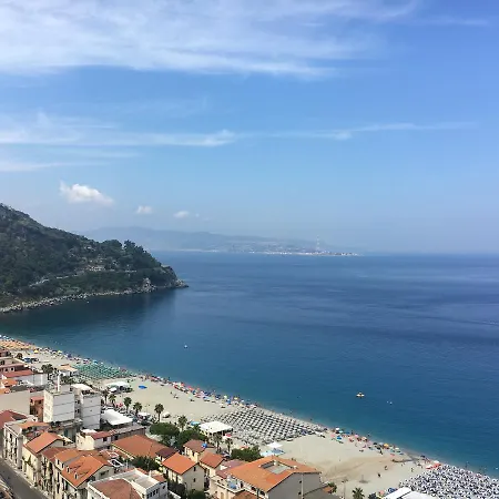 La Bastia לינה וארוחת בוקר