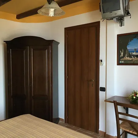 La Bastia לינה וארוחת בוקר *