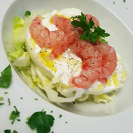 לינה וארוחת בוקר La Bastia שילה